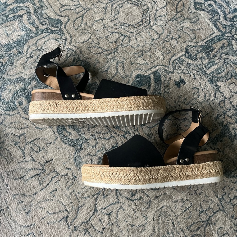 Black platform espadrilles